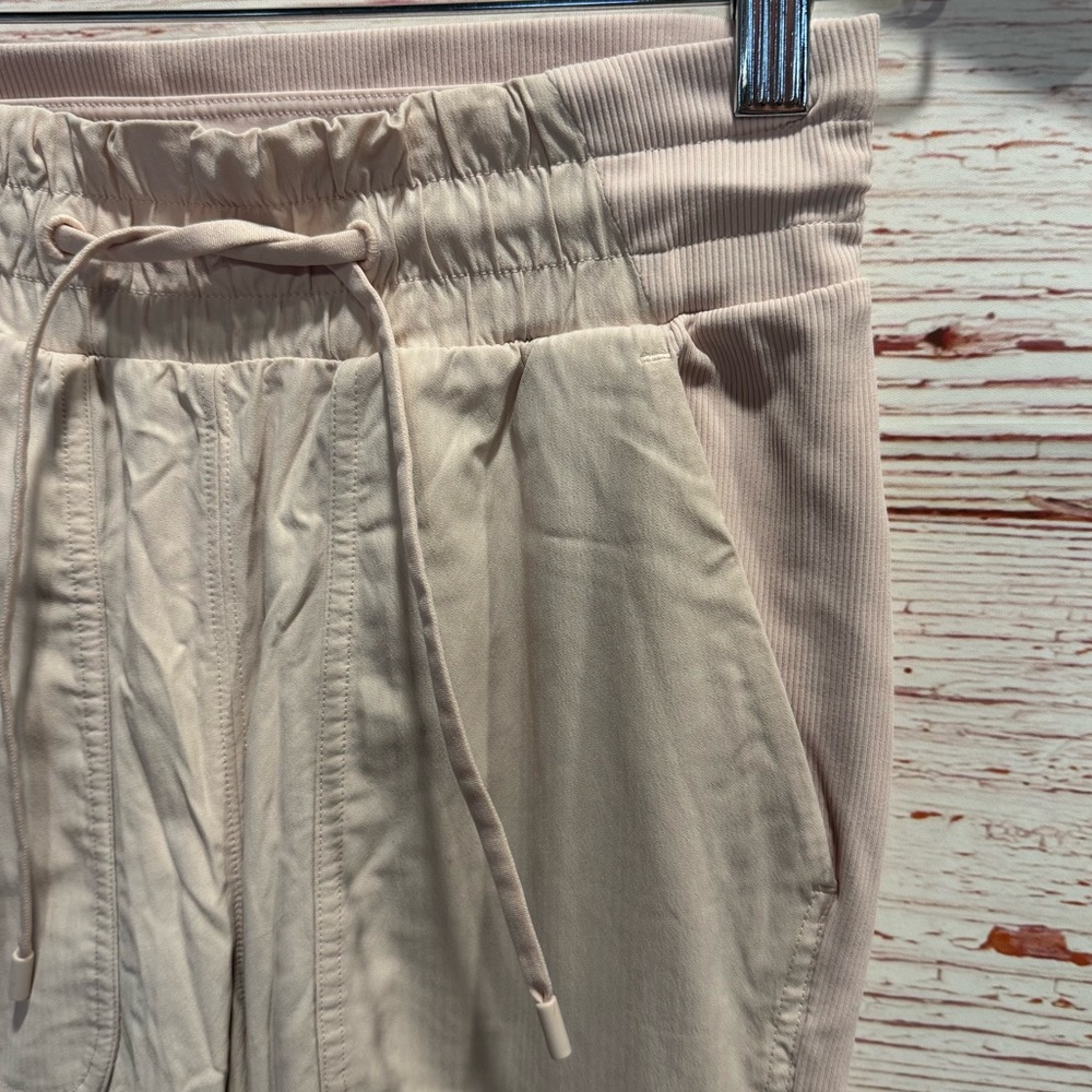 Lululemon Beyond the Studio Jogger in Feather Pink Sz 2 - Picture 7 of 14